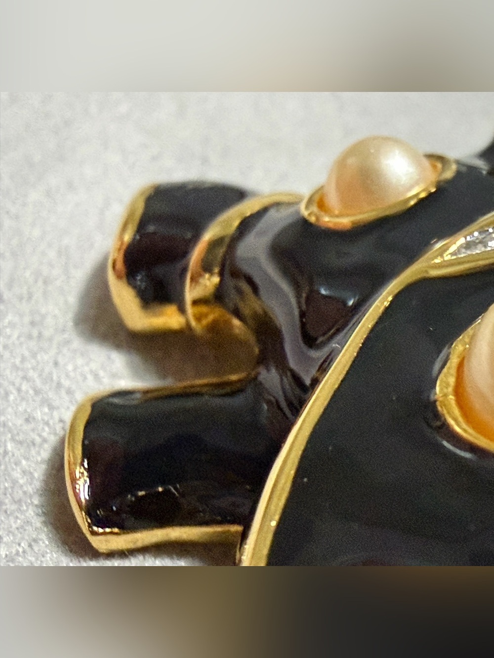Vtg Kenneth Jay Lane (KJL) Black Enamel Rhino Brooch Rhinestone & Pearl Figural - Picture 11 of 16
